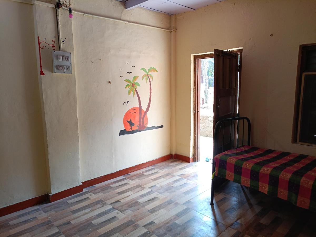 Parvati Niwas Homestay -Nearby Revdanda Beach & Fort - Wifi Available Alībāg Esterno foto